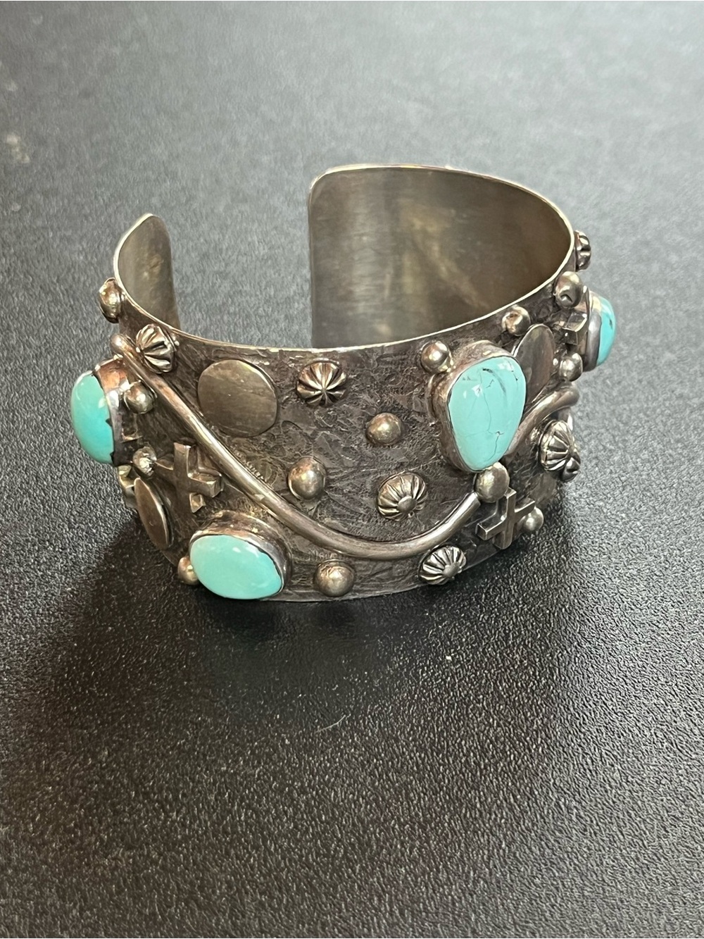 Nakai Sterling silver cuff with turquoise stones. 54.3gr. Southwestern. Native
